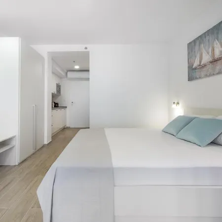 Manhattan Apartment
